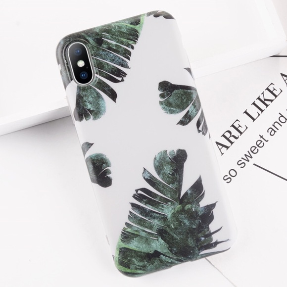 Accessories - NEW iPhone 6+/6 Palm Leaves Case